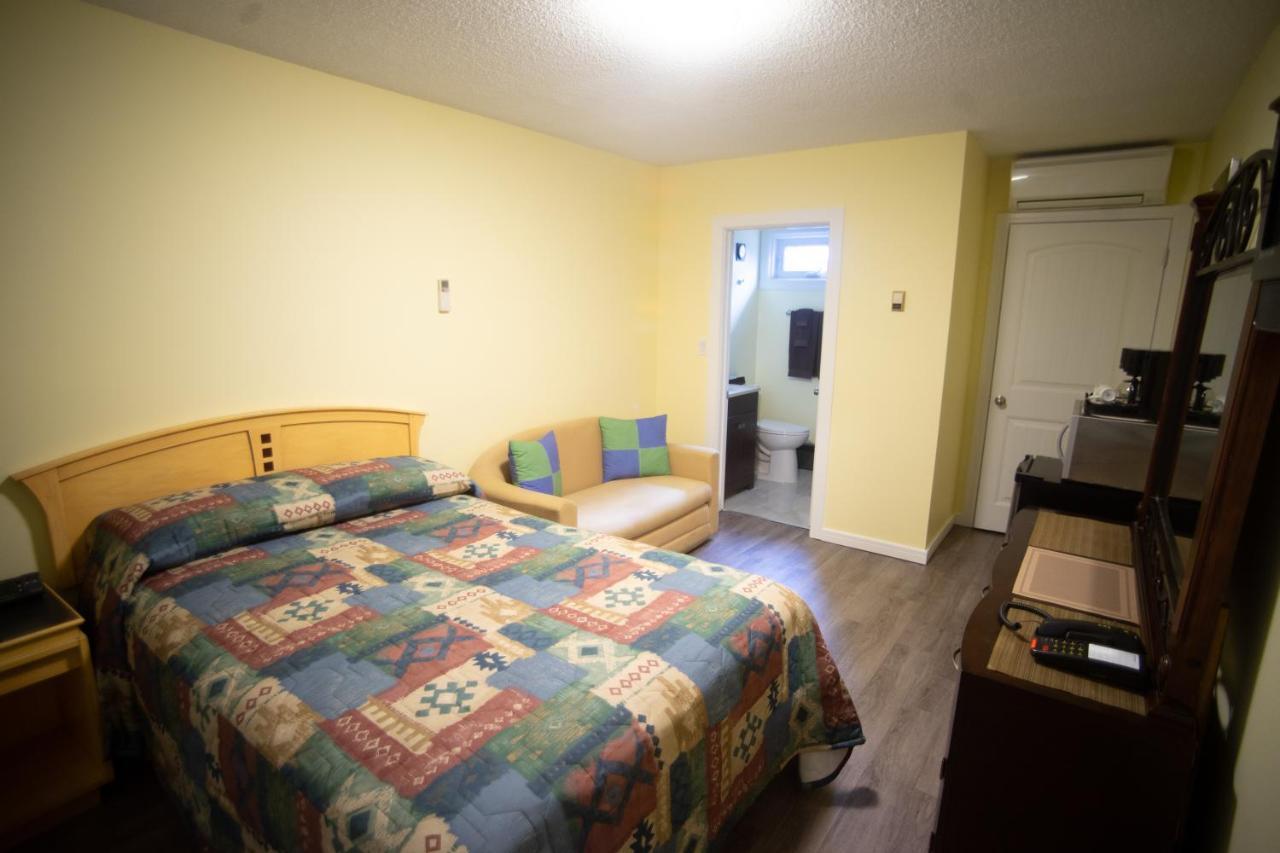 Stardust Motel Camrose Bagian luar foto