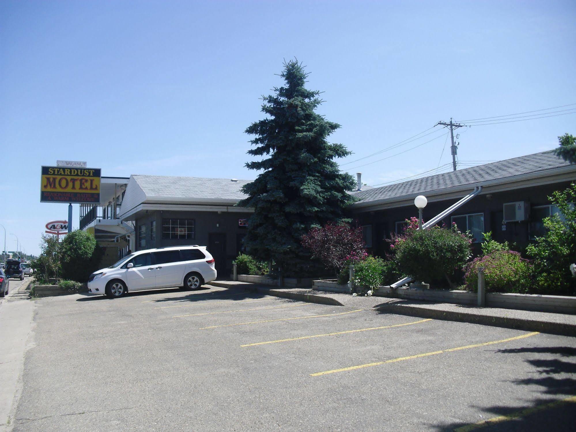Stardust Motel Camrose Bagian luar foto